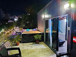 PROMO 18 BDRM Building, Pool+ 5Jacuzzis at Poblado