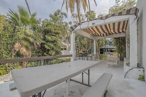 Lakeside Retreat Spacious Family Villa