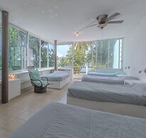 Lakeside Retreat Spacious Family Villa
