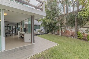 Lakeside Retreat Spacious Family Villa