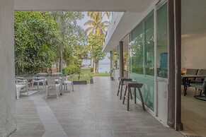 Lakeside Retreat Spacious Family Villa