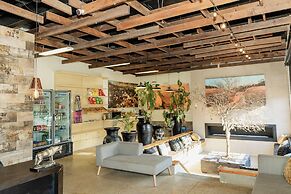 Oeno Wine Lodge