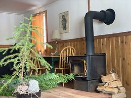 Rustic Beaverfoot Lodge Basic Cabin