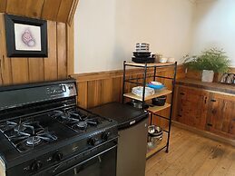 Rustic Beaverfoot Lodge Basic Cabin
