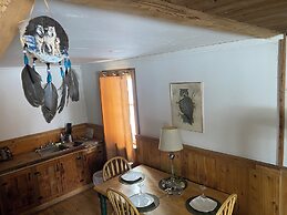 Rustic Beaverfoot Lodge Basic Cabin