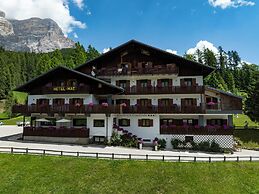 HOTEL MAE'