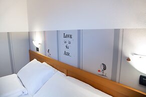 HOTEL MAE'