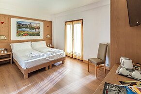 HOTEL MAE'