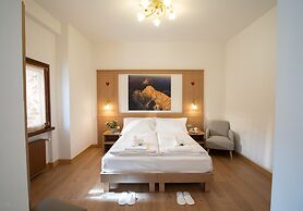 HOTEL MAE'