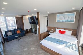 Lake View Hotel