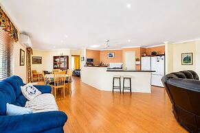 Hidden Gem Getaway in Dunsboroughs Heart
