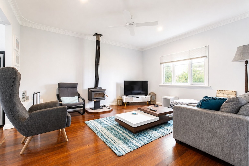 Relax and Unwind at Otters Retreat