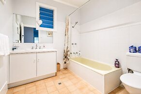 Relax and Unwind at Otters Retreat