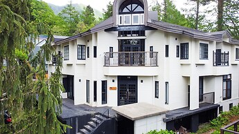 Hakuba Mountain Lodge