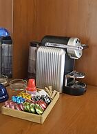 Lora Hotel