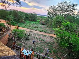 Hornbill Bush Lodge