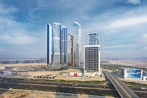 Waves - Sophisticated Studio Living in Business Bay, Dubai