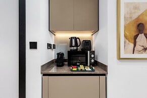 Waves - Sophisticated Studio Living in Business Bay, Dubai