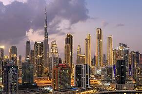 Waves - Sophisticated Studio Living in Business Bay, Dubai