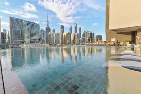 Waves - Sophisticated Studio Living in Business Bay, Dubai