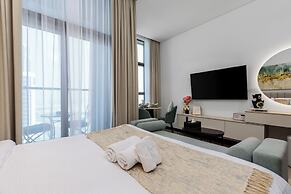 Waves - Sophisticated Studio Living in Business Bay, Dubai