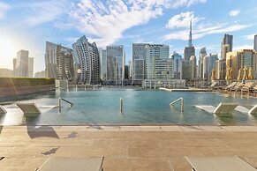 Waves - Sophisticated Studio Living in Business Bay, Dubai