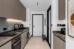 Waves - Sophisticated Studio Living in Business Bay, Dubai