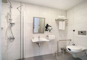 Ess Hotel