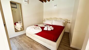 Graceful Venice Barnaba Suite by Ca-sa Check