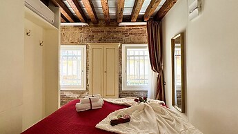 Graceful Venice Barnaba Suite by Ca-sa Check