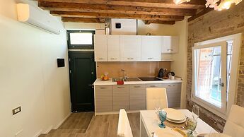 Graceful Venice Barnaba Suite by Ca-sa Check