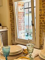 Graceful Venice Barnaba Suite by Ca-sa Check