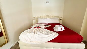 Graceful Venice Barnaba Suite by Ca-sa Check