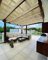 Cozy 3 Bedroom Penthouse in Playa Bonita