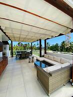 Cozy 3 Bedroom Penthouse in Playa Bonita