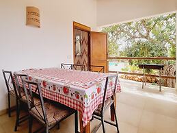 Villa Near Cala Tropicana With Pool