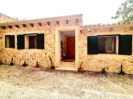 Villa Near Cala Tropicana With Pool