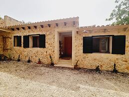 Villa Near Cala Tropicana With Pool