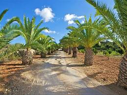 Villa Near Cala Tropicana With Pool