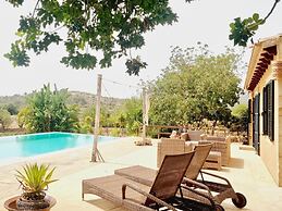 Villa Near Cala Tropicana With Pool