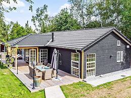 5 Star Holiday Home in Vaeggerlose