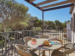 Apartment in Giens With Pool & Beaches Nearby