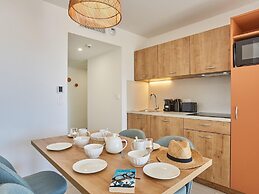 Apartment in Giens With Pool & Beaches Nearby