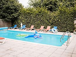 Chalet Retreat With Pool