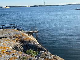 2 Person Holiday Home in Kalvsund