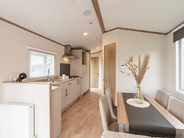 Chalet in De Haan Near Sandy Beaches