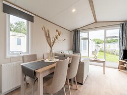 Chalet in De Haan Near Sandy Beaches