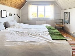 Attractive Apartment With Terrace-by Traum