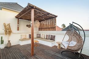 Villa Dove By OriVista