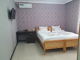 Qamar Hotel